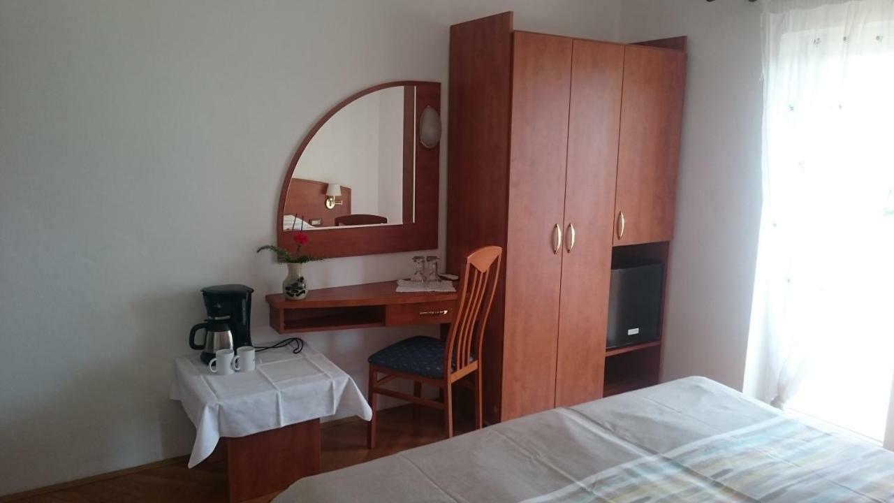 Guest House Violeta Palit Exterior foto